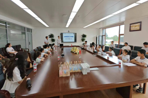 bat365集团兴泰生物质电厂开展员工子女进厂参观科普活动